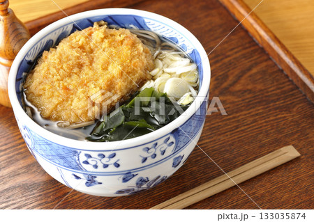 コロッケが乗ってるかけそば コロッケが乗ってるかけそば 133035874