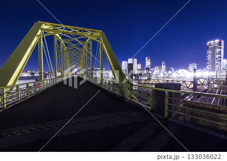名古屋市、向野橋から眺める名古屋駅のビル群の夜景 133036022
