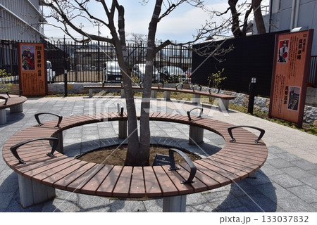 上田市　公園の休憩スペースと真田三代観光案内板 133037832