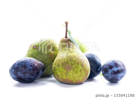 Pear and plum fruits from the autumn garden Pear and plum fruits from the autumn garden 133041198