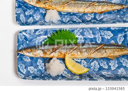 秋の味覚　さんまの塩焼き 133041565