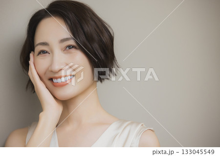 ミドル女性ビューティイメージ 133045549