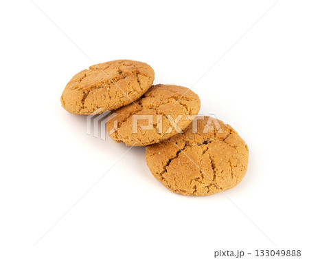 Chocolate cookies with chocolate filling isolated, brown round biscuits, broken sweet cocoa pastry 133049888