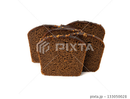 Black rye bread isolated, dark brown sliced loaf, sourdough borodinsky rugbrod square slices Black rye bread isolated, dark brown sliced loaf, sourdough borodinsky rugbrod square slices 133050028