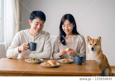 晩秋のブランチテーブルと赤柴 晩秋のブランチテーブルと赤柴 133050645