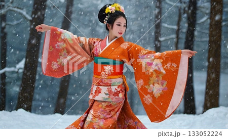雪の中で舞う伝統美 ― 幻想と力強さを融合したデジタルアート 雪の中で舞う伝統美 ― 幻想と力強さを融合したデジタルアート 133052224