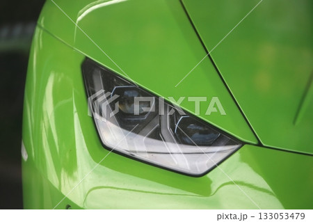 緑色のスポーツカー イメージ 緑色のスポーツカー イメージ 133053479