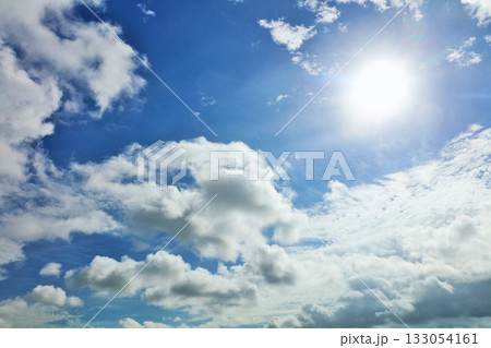 青空と雲 そして太陽 青空と雲 そして太陽 133054161