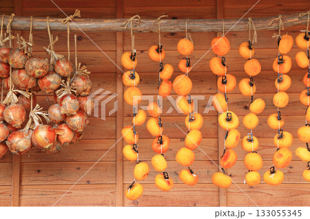 干し柿とタマネギ 干し柿とタマネギ 133055345