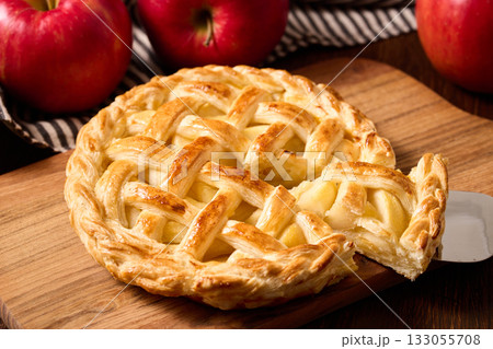 ホームメイドのアップルパイ 133055708