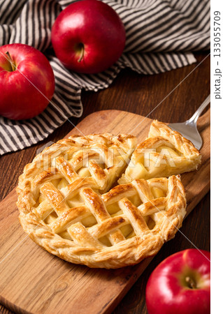 ホームメイドのアップルパイ 133055709