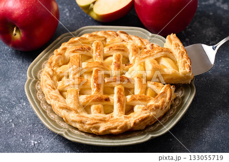 ホームメイドのアップルパイ ホームメイドのアップルパイ 133055719