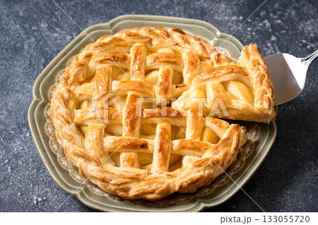 ホームメイドのアップルパイ ホームメイドのアップルパイ 133055720