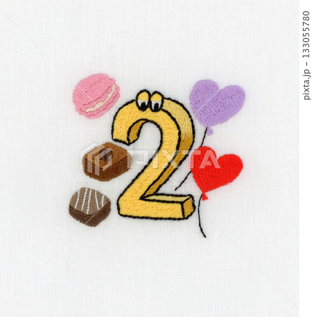 2の数字とチョコレートとマカロンと風船の刺繍 2の数字とチョコレートとマカロンと風船の刺繍 133055780