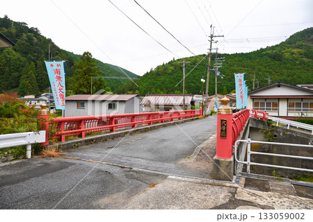 【奈良県/天川村】洞川温泉 山上川に架かる大峰橋 133059002