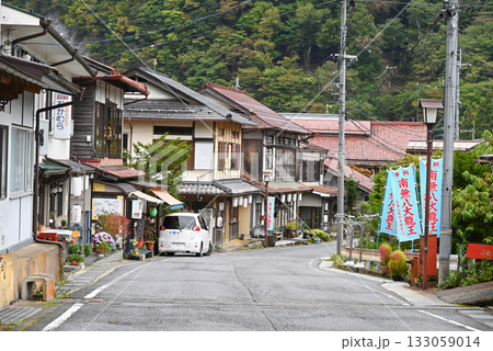 【奈良県/天川村】洞川温泉街、行者さん通りの風景 【奈良県/天川村】洞川温泉街、行者さん通りの風景 133059014