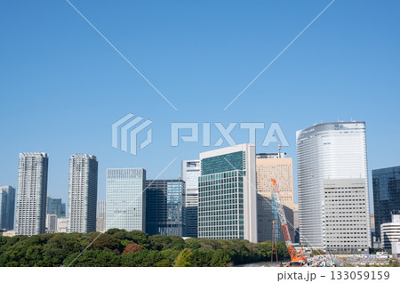 勝どきから見た汐留の高層ビル群 133059159