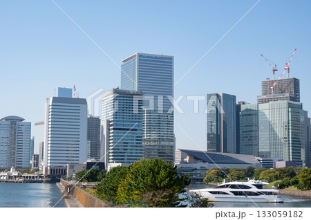 東京 竹芝を出航するクルーザー 133059182