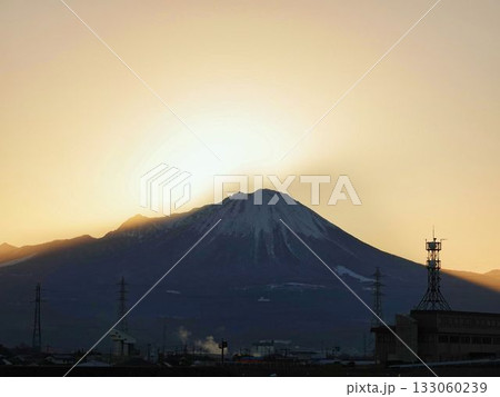 夜明け前の大山 133060239