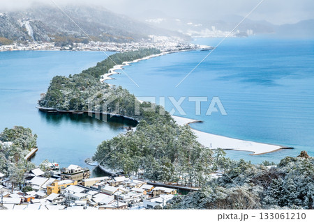 天橋立の雪景色 133061210