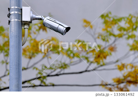 日本の東京都市景観 街角の防犯カメラ。(防犯カメラ作動中 不審者を見かけたら警察…)=横浜市内 日本の東京都市景観 街角の防犯カメラ。(防犯カメラ作動中 不審者を見かけたら警察…)=横浜市内 133061492