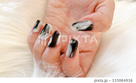かっこいいモノトーンネイル 133064916