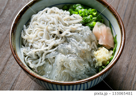 しらす二色丼 133065481