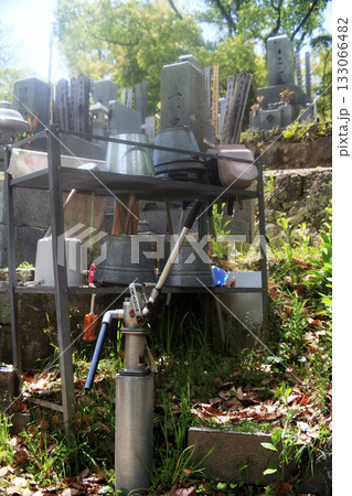 墓地の手押しポンプ 墓地の手押しポンプ 133066482