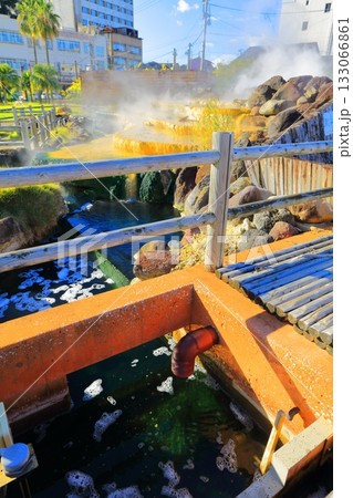 【長崎県】晴天の小浜温泉 湯棚 【長崎県】晴天の小浜温泉 湯棚 133066861