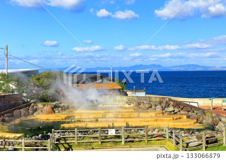 【長崎県】晴天の小浜温泉 湯棚 133066879