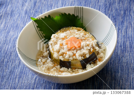 ナスの鶏そぼろあんかけ ナスの鶏そぼろあんかけ 133067388