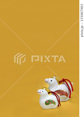 馬 午年 年賀素材 年賀状 ハガキサイズ 縦 馬 午年 年賀素材 年賀状 ハガキサイズ 縦 133067463