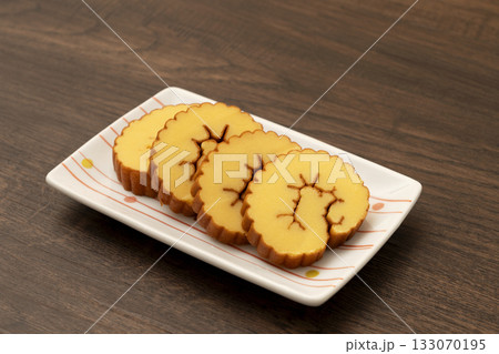 伊達巻き。日本のお正月。 133070195