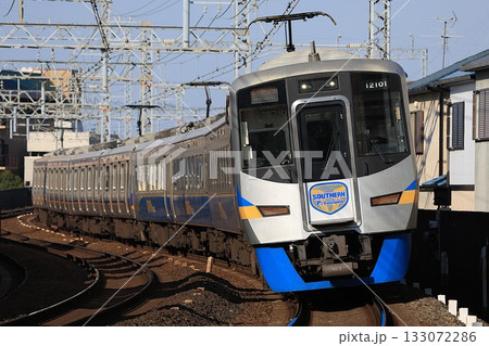 【南海】12000系＋8000系 特急「サザン」〜サザン・プレミアム〜（南海本線：貝塚〜二色浜） 133072286