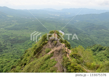 戸隠山山頂方向から見た蟻の塔渡り 133075376