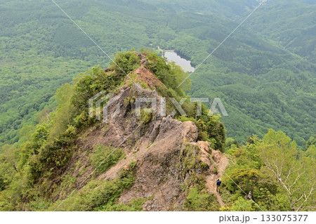 戸隠山山頂方向から見た蟻の塔渡り 133075377