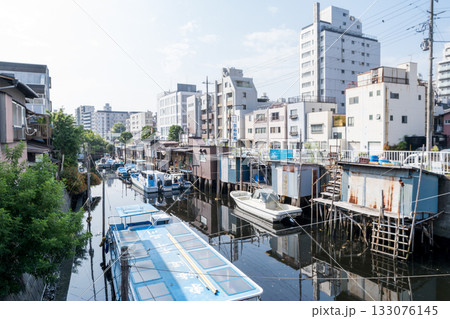 【品川区】屋形船と運河のある風景 133076145