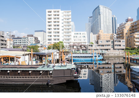 【品川区】屋形船と運河のある風景 133076148