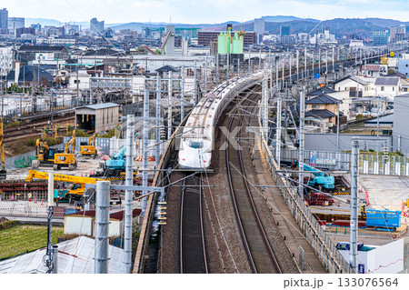 広島駅行き新幹線のぞみ　初冬の宍甘遊園地から見た風景3　岡山県岡山市東区 133076564