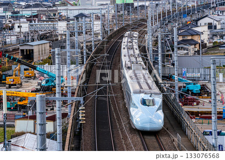新大阪駅行き九州新幹線さくら　初冬の宍甘遊園地から見た風景1　岡山県岡山市東区 133076568