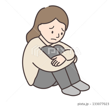 悲しそうにうずくまる女性 悲しそうにうずくまる女性 133077023