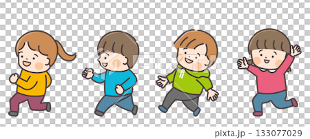 笑顔で走る四人の子供たち 133077029