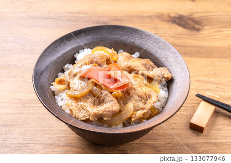 豚肉のオイスターソース豚丼 133077946