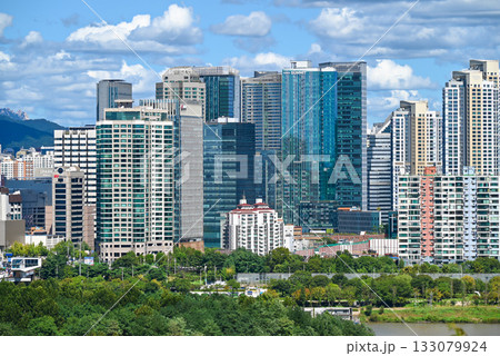 【韓国/ソウル】龍山区の高層ビル群 133079924