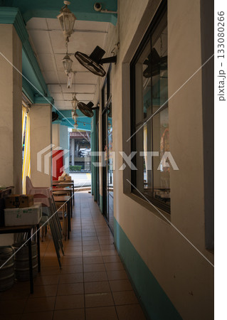 リトルインディアのカラフルな街並み, シンガポール 133080266