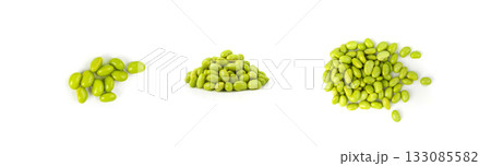Edamame beans isolated. Green soy bean pile, cooked young soybean, boiled Japanese pea Edamame beans isolated. Green soy bean pile, cooked young soybean, boiled Japanese pea 133085582