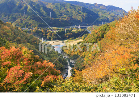 紅葉見頃な神通峡　 133092471