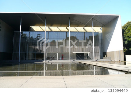 東京国立博物館は日本人はもちろん、訪日観光客にも人気です。 133094449