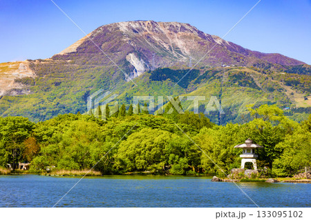 三島池と伊吹山 三島池と伊吹山 133095102