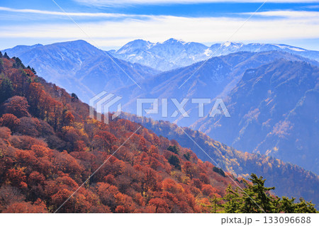 紅葉見頃な白山白川郷ホワイトロード（石川県） 133096688